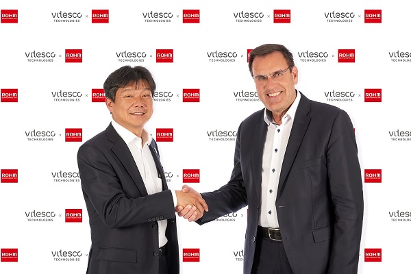 Vitesco Technologies CEO Andreas Wolf (우) & 로옴 주식회사 이사  상무 집행 임원 CFO Kazuhide Ino (좌).jpg